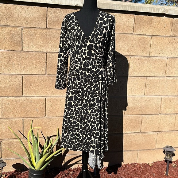 Low neck line leopard print rayon below the knee dress Size 14 by Enfocus Studio - Picture 1 of 6